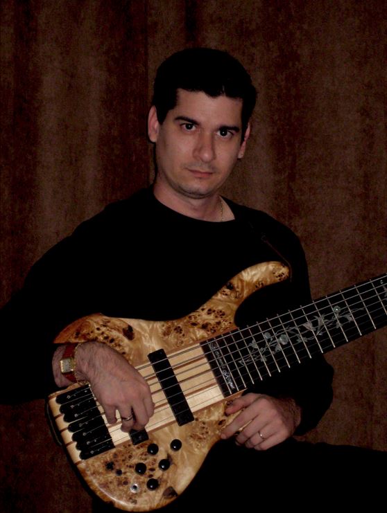 Handmade Electric Guitar Artist Yovannis Roque "Thank you for a wonderful instrument, all the best." ~Yovannis Roque~
